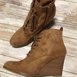 Size 8.5 BOOTIES
